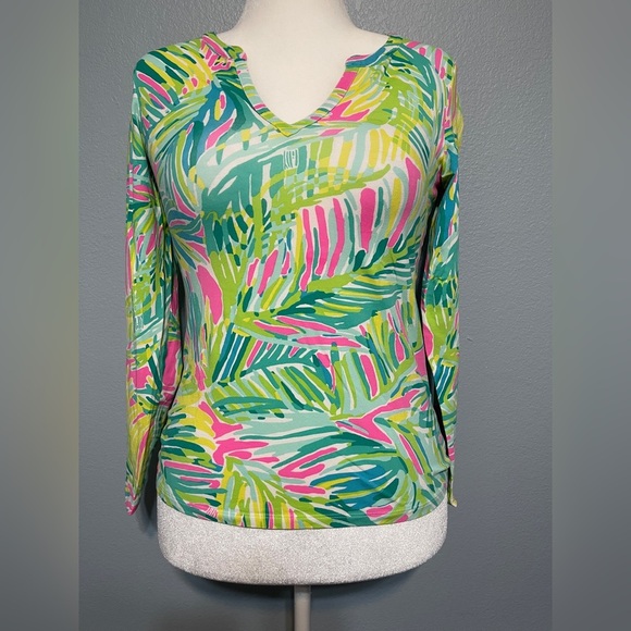Lilly Pulitzer Tops - Lilly Pulitzer Tropical Leaves Top Long Sleeve V Neck Beach Preppy Resort Small